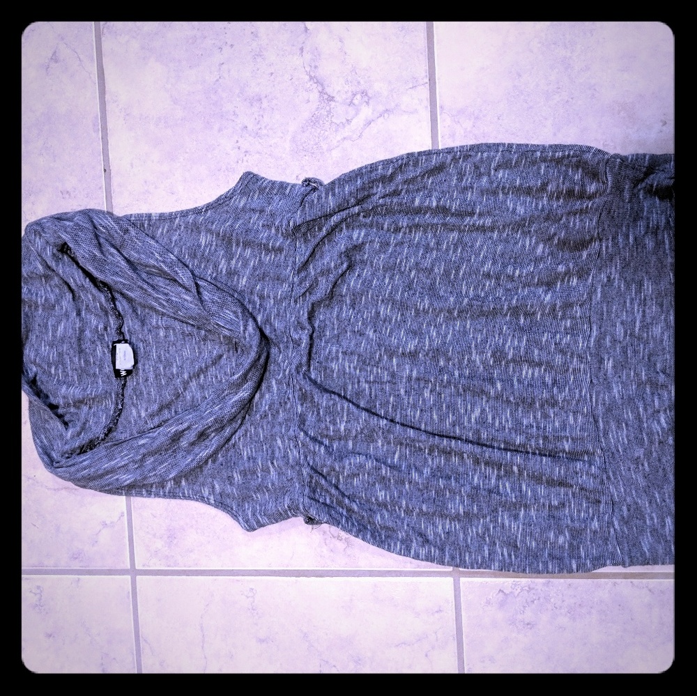 Wet seal gray sleeveless top